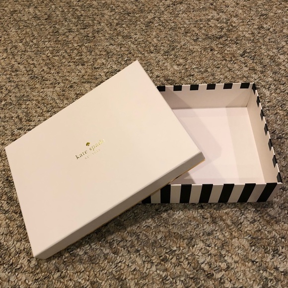 🌟perfect holiday gift🌟NWT Kate Spade beanie - Picture 5 of 6
